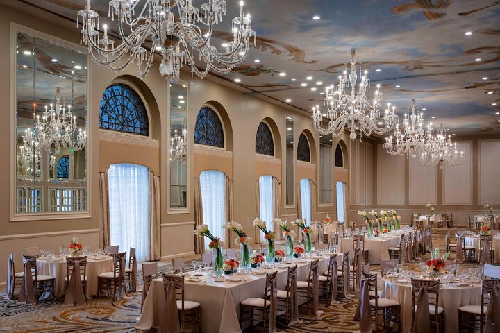 Ballroom/Hall 111 of 122