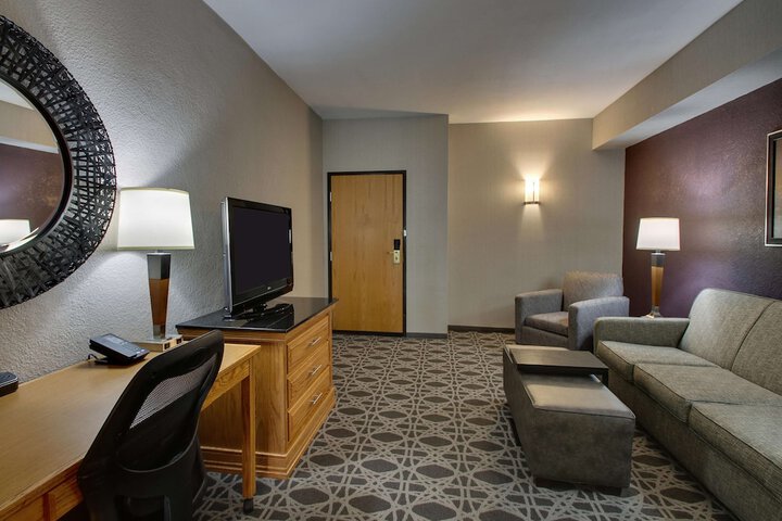Room 19 of 77