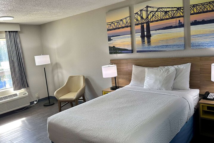 Room 18 of 25