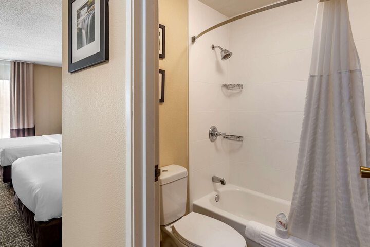 Room 12 of 46