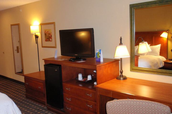 Room 14 of 28