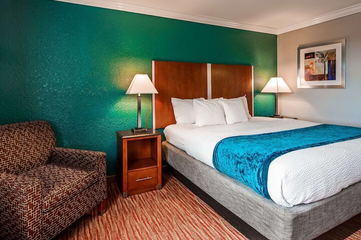 Room 7 of 15