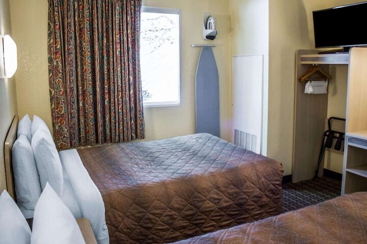 Room 16 of 26