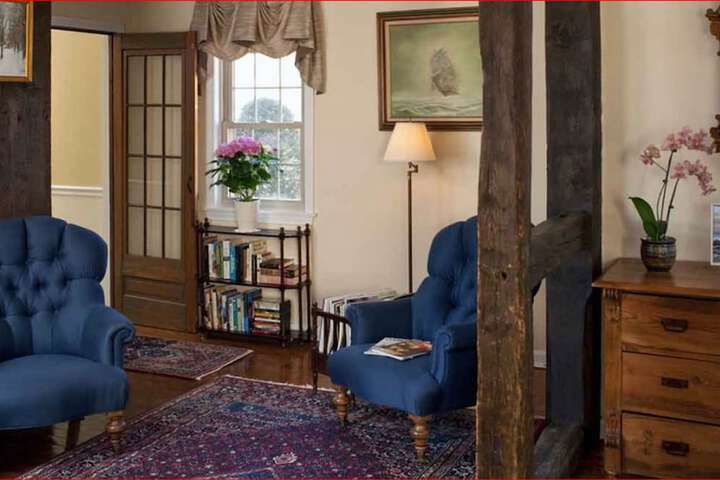 1802 House Bed and Breakfast
