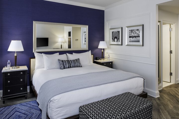 Room 10 of 32