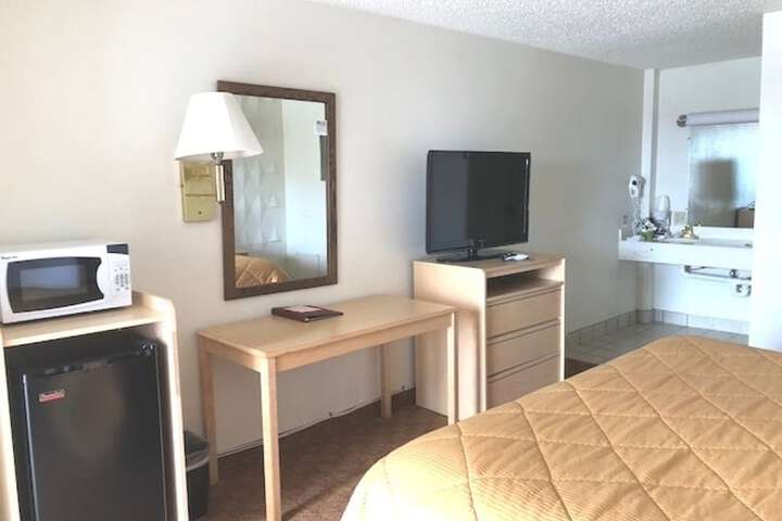 Room 13 of 34
