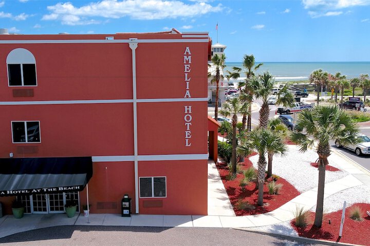 Hotel 7 of 52