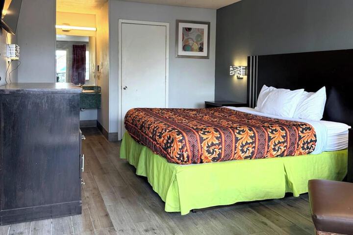 Regency Inn Three Rivers I-37