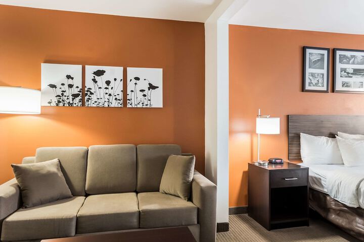 Sleep Inn & Suites North Liberty - Liberty City