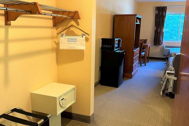 Room 54 of 56