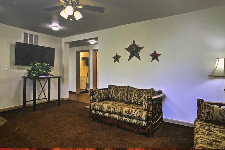 Room 52 of 128