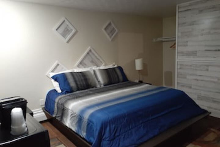 Town Line Motel