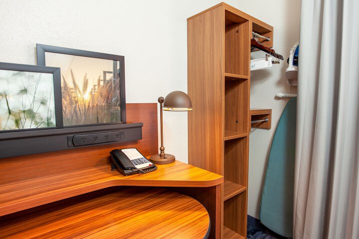 Room 27 of 50