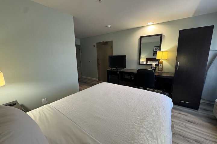 Wingate by Wyndham Bel Air I-95 Exit 77A / APG Area