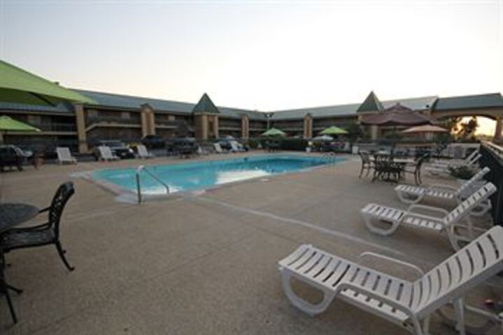 Rodeway Inn & Suites