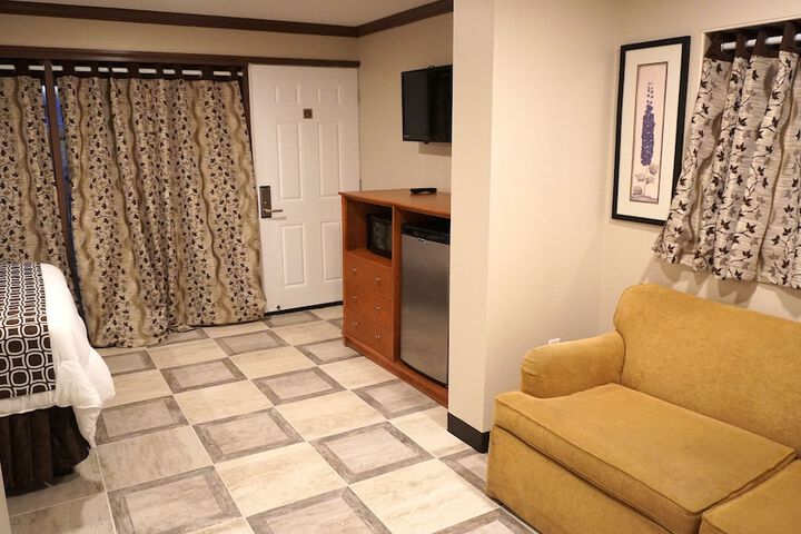 Room 26 of 90