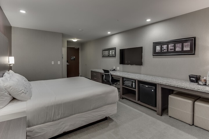 Room 34 of 76