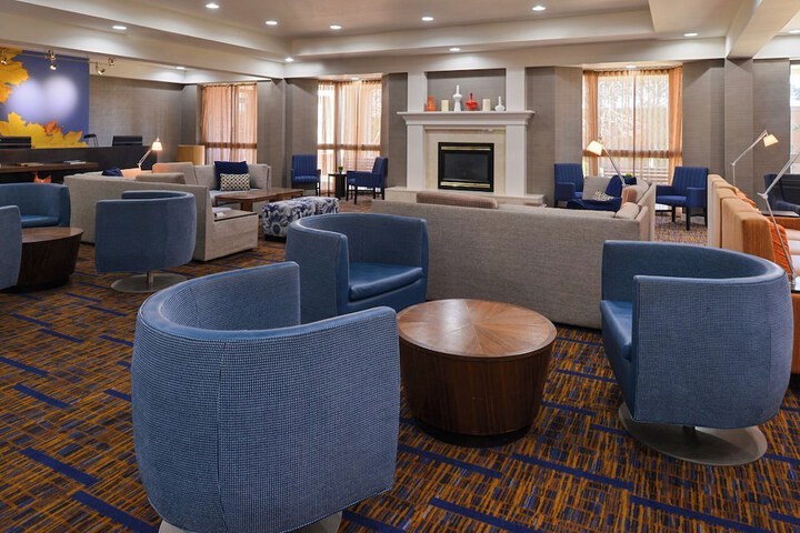 Country Inn & Suites by Radisson Brown Deer - Milwaukee North