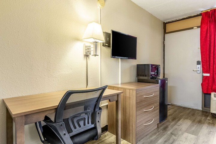 Room 16 of 50