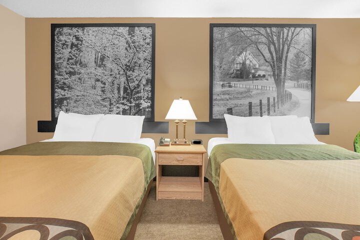Room 11 of 16