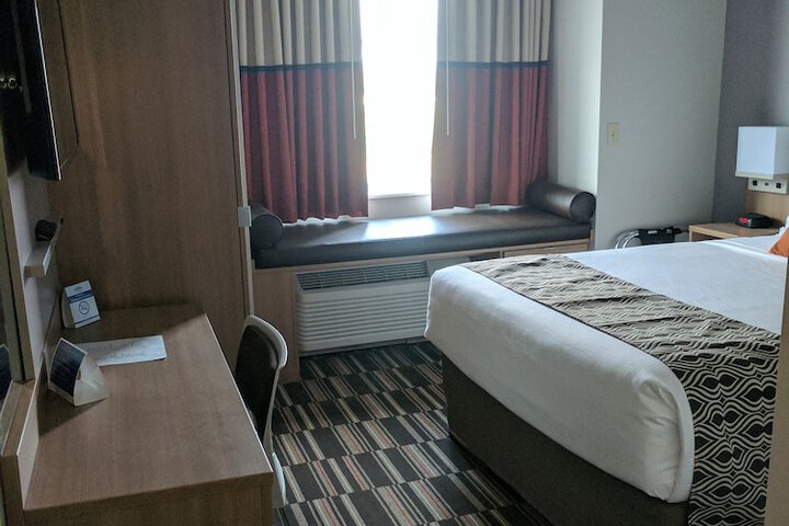 Room 21 of 46