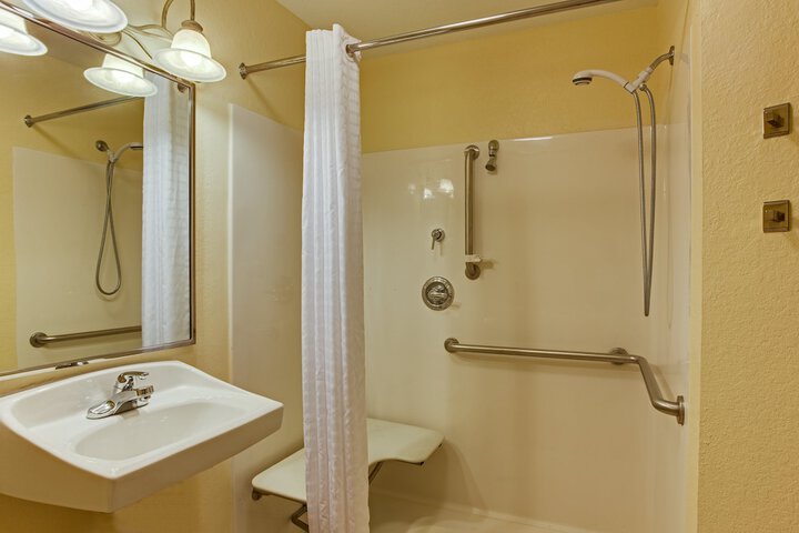 Room 28 of 45