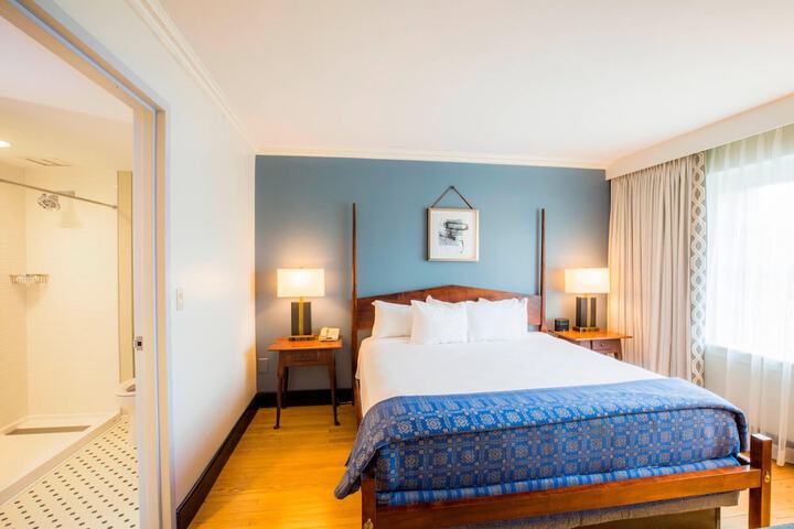Williamsburg Lodge Autograph Collection