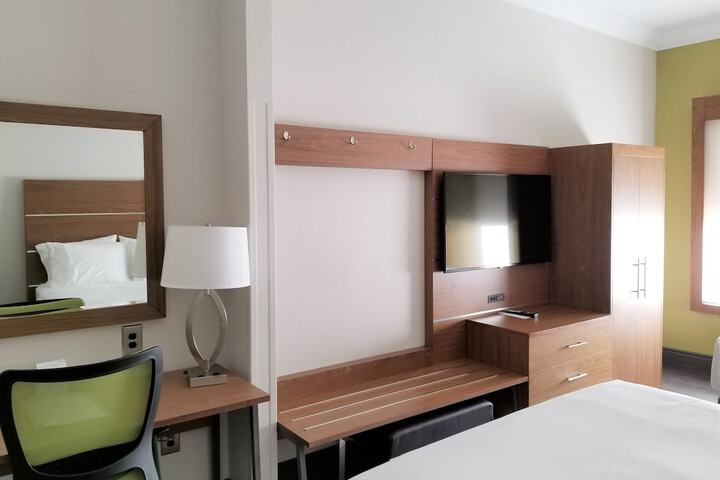 Room 18 of 30