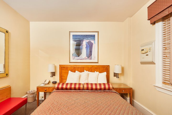 Room 14 of 49