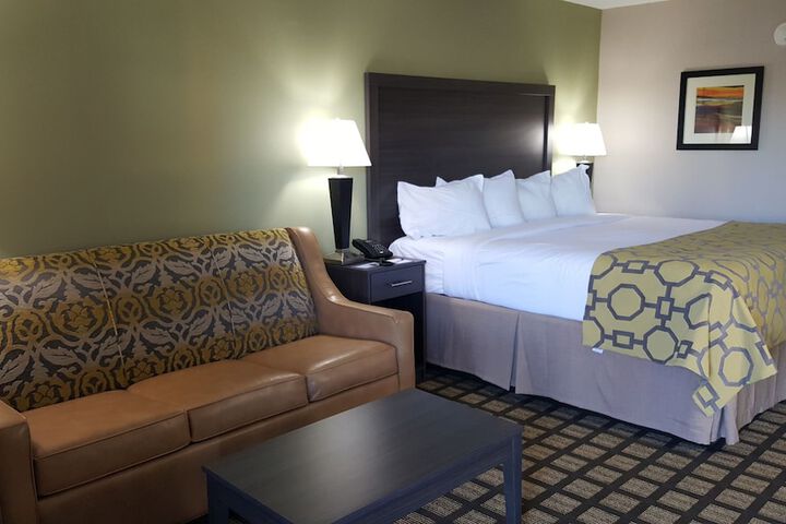 Baymont by Wyndham Clarksville