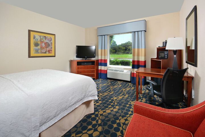 Room 28 of 64