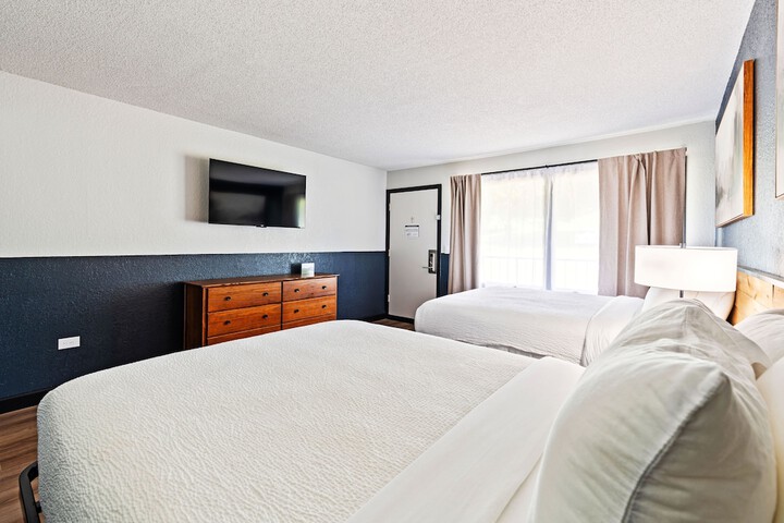 Tremont Lodge & Resort