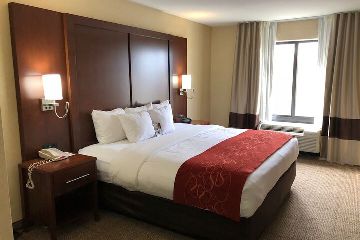 Room 27 of 69