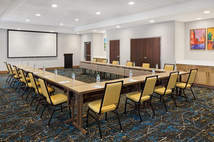 Hampton Inn & Suites Syracuse North Airport Area