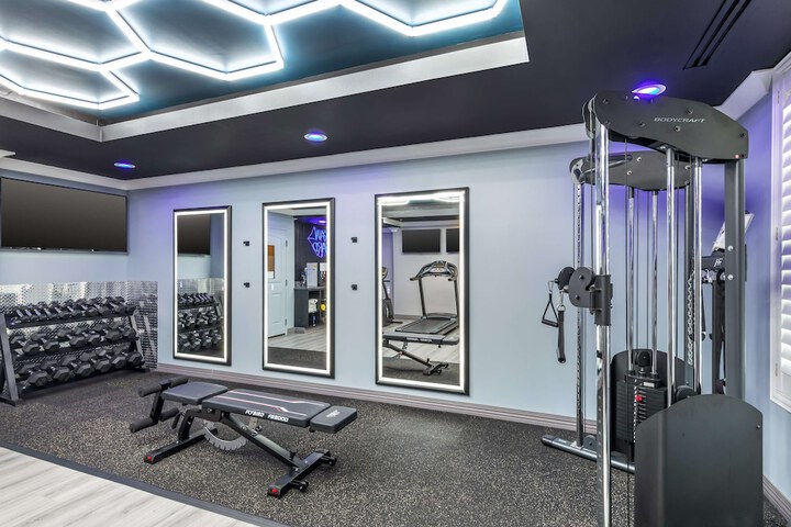 Best Western Plus Avita Suites
