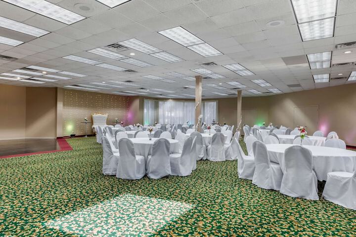 Ballroom/Hall 61 of 64