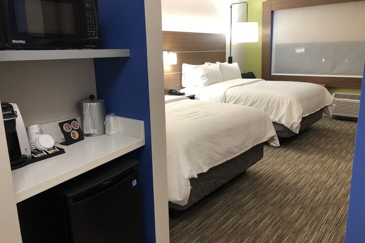 Holiday Inn Express & Suites Racine by IHG