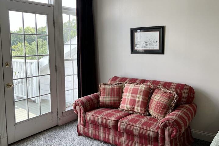 Whitestone Inn