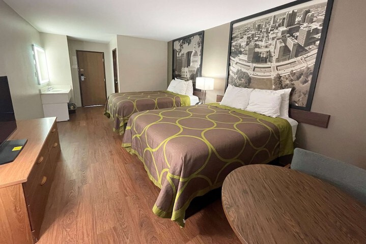 Room 7 of 24