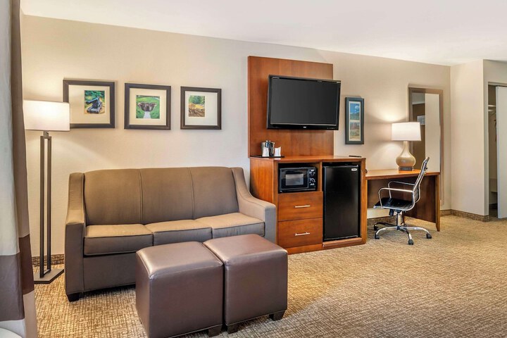 Room 18 of 28