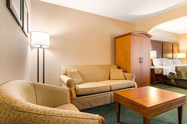 Room 12 of 40