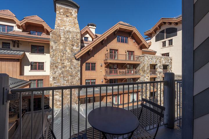 Madeline Hotel & Residences Auberge Collection