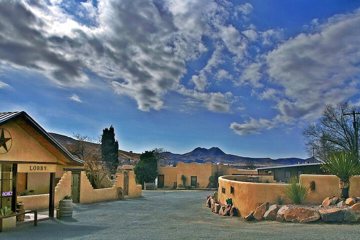 The Maverick Inn
