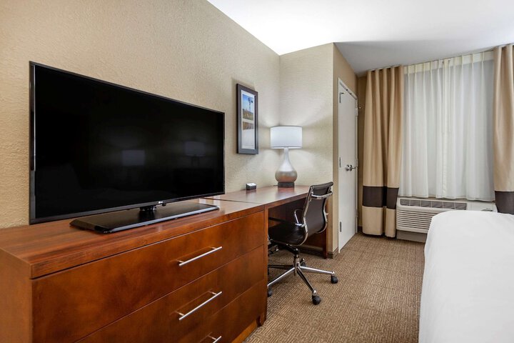 Comfort Inn & Suites Sidney I-80