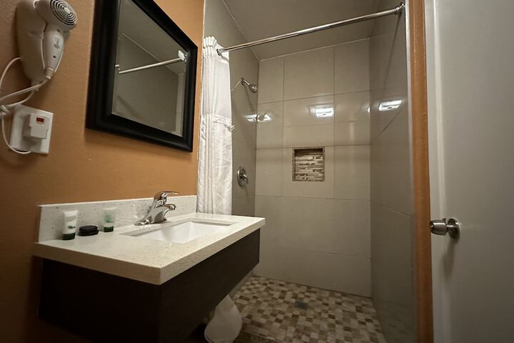 Room 32 of 45
