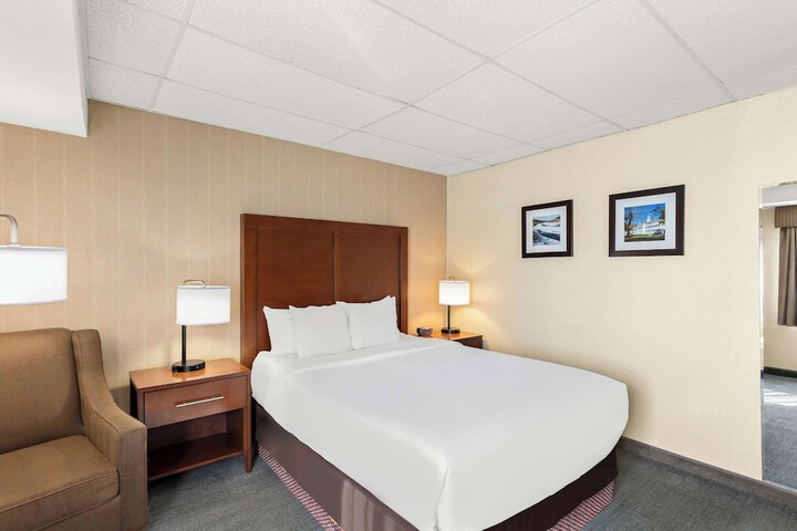 Room 35 of 46