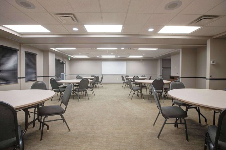 Comfort Inn & Suites St. Paul Northeast