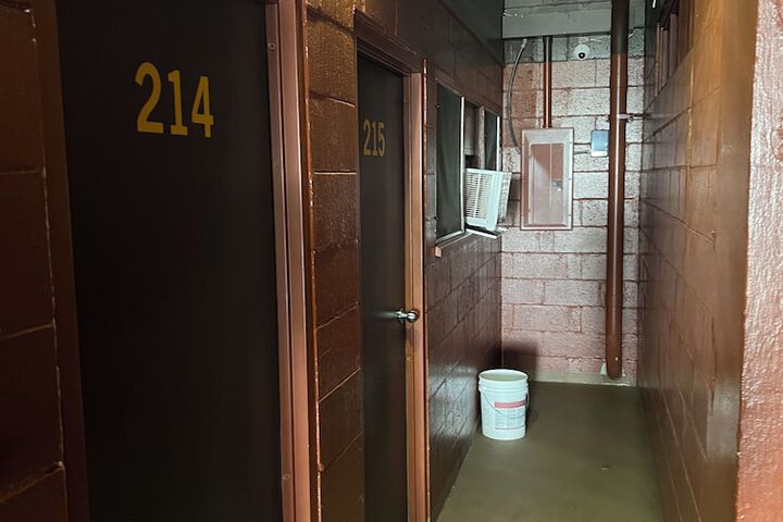 Room 43 of 68