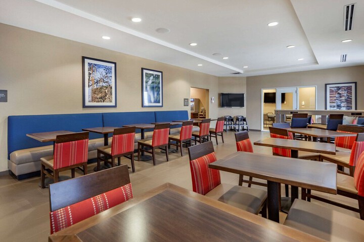 Comfort Inn & Suites Sidney I-80
