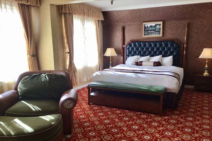 Room 49 of 76